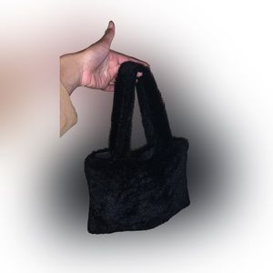 Puff black purse